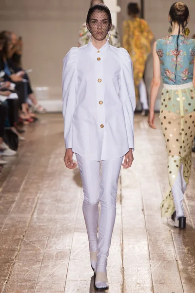 Look 1